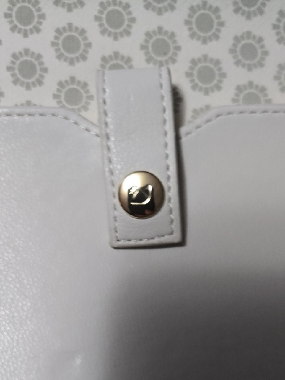 Swarovski Ivory/White Embossed Leather Wristlet Clutch with Gold Plaque - Picture 5 of 6